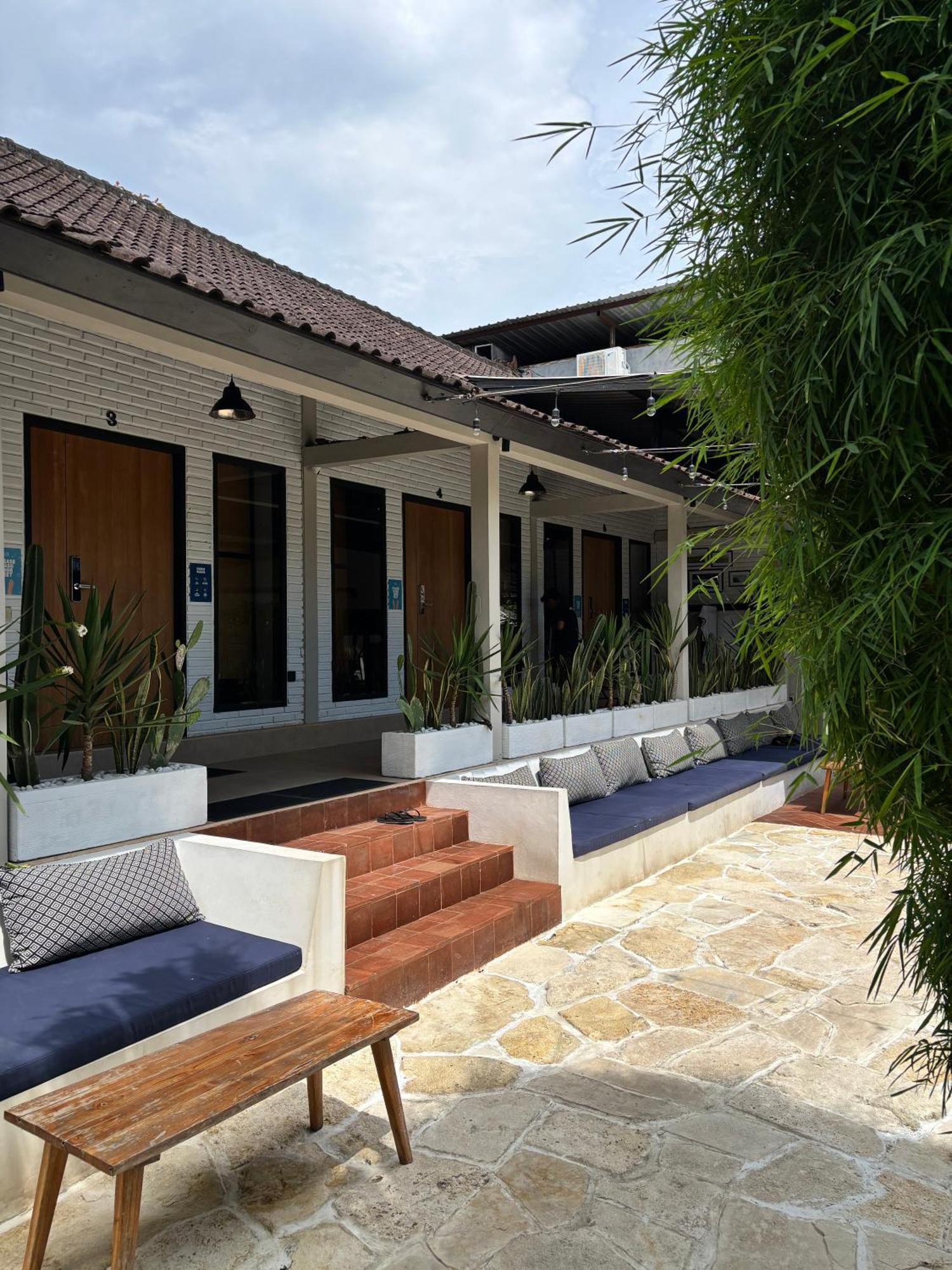 Lay Day Hostel Canggu Luaran gambar